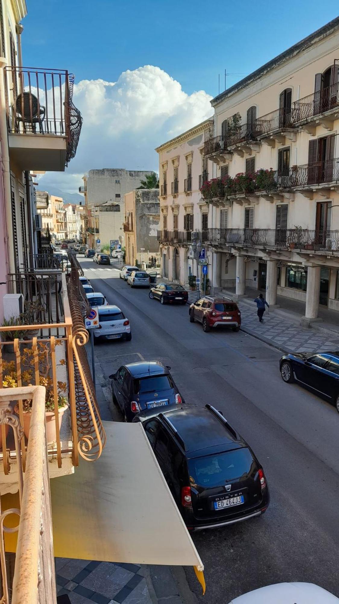 Anna'S Apartment - Milazzo Bagian luar foto